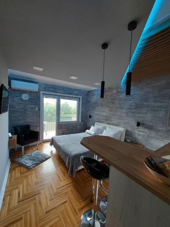 Apartman Studio Milica I Суботица Екстериор снимка